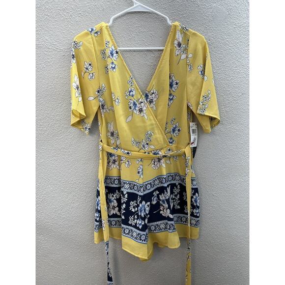 NWTs Trixxi Short Sleeve Yellow and Blue Floral Faux Wrap Romper Size XS - Picture 1 of 16